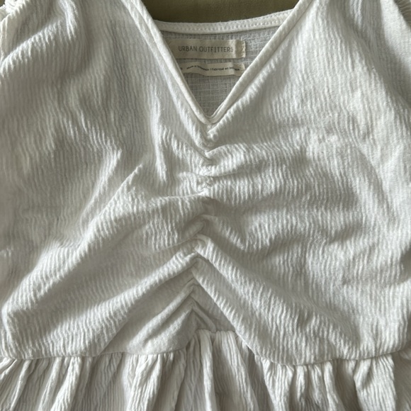 UO Ruched Textured Tank with Ruffled Details - Picture 3 of 3